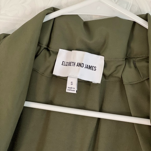 ELIZABETH&JAMES | Olive Windebreaker - Picture 2 of 6